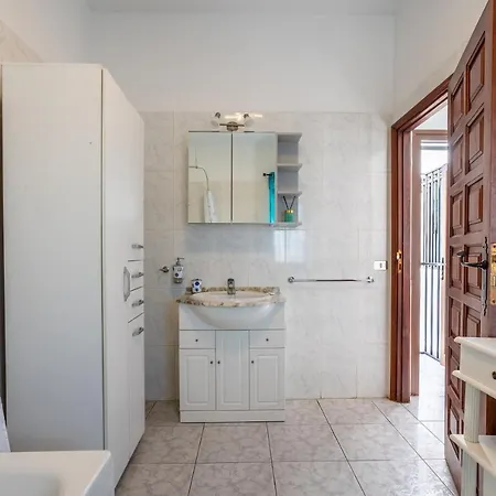 Apartamento Elisia Relax! Lovely Apartment With Swimming Pool