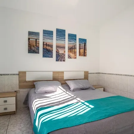 Elisia Relax! Lovely Apartment With Swimming Pool Apartamento *